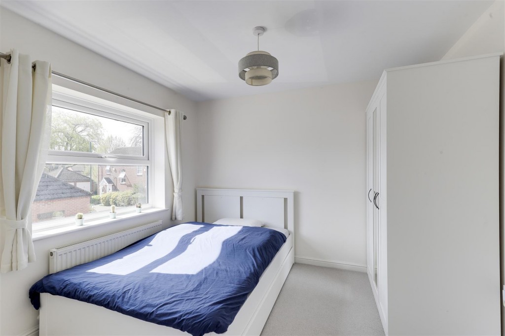 Rowans Crescent, Basford, Nottinghamshire, NG6 8YH