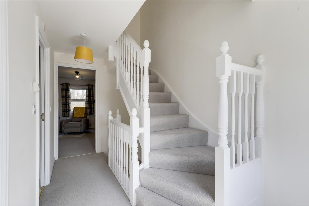 Rowans Crescent, Basford, Nottinghamshire, NG6 8YH