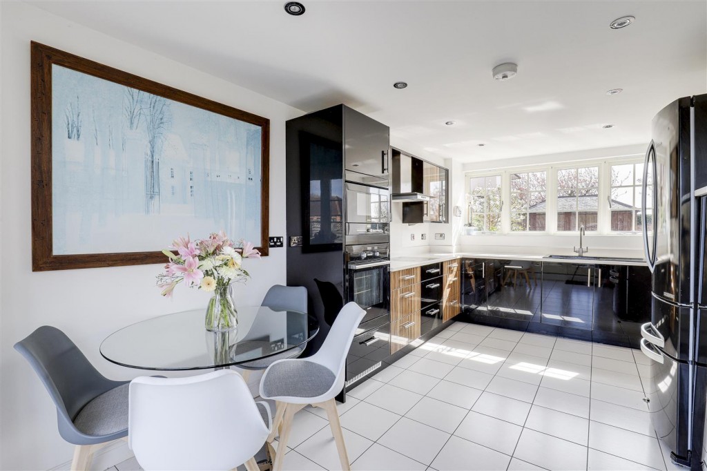 Adbolton Lane, West Bridgford, Nottinghamshire, NG2 5AS