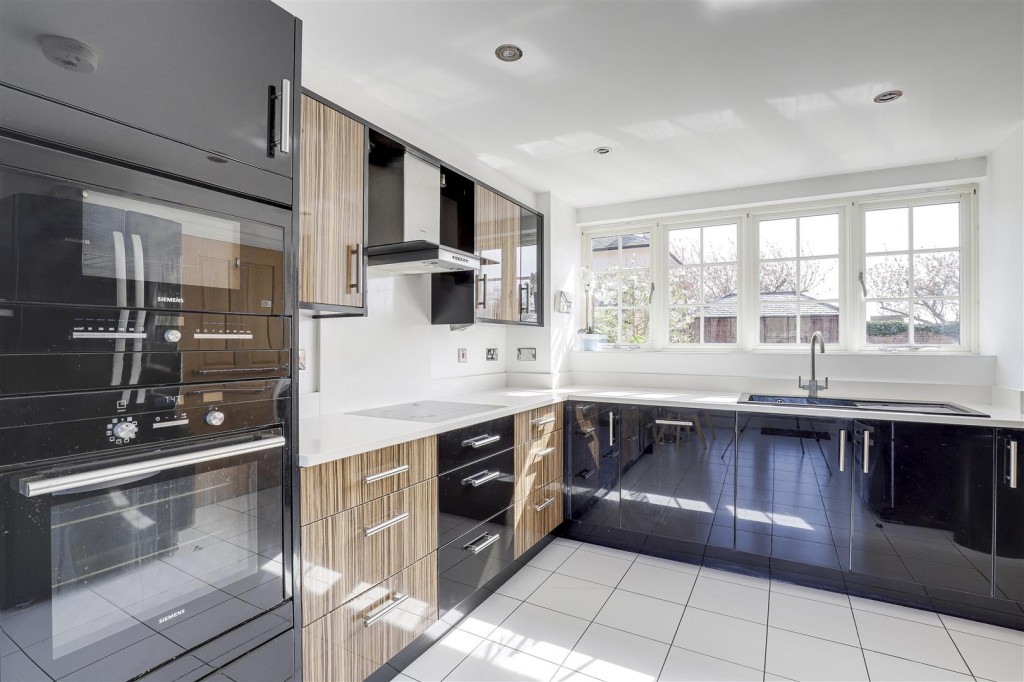Adbolton Lane, West Bridgford, Nottinghamshire, NG2 5AS