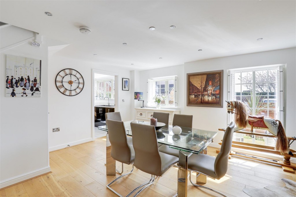 Adbolton Lane, West Bridgford, Nottinghamshire, NG2 5AS
