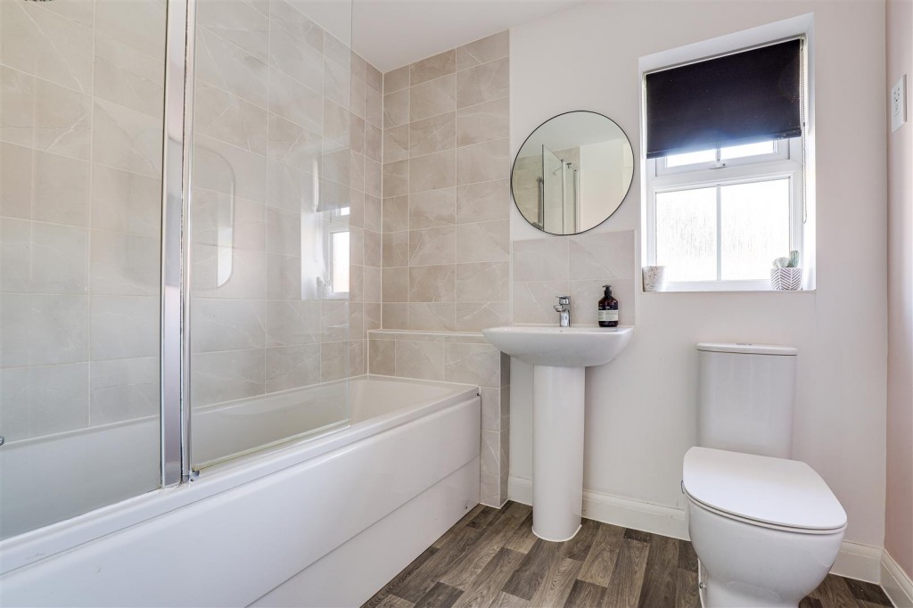 Johnson Road, Bingham, Nottinghamshire, NG13 7AH
