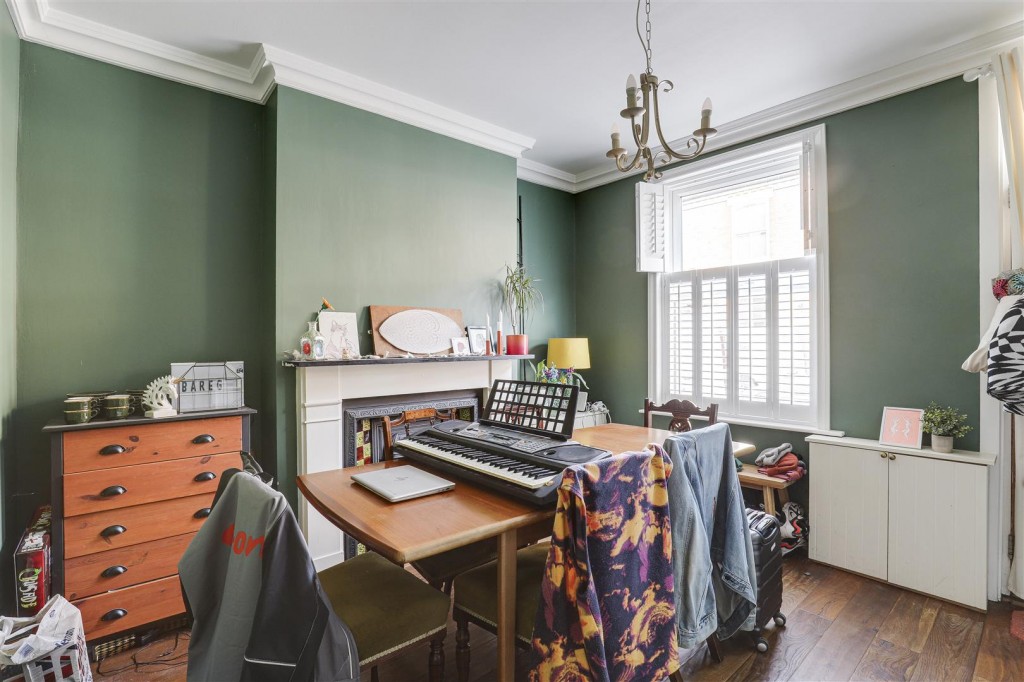 Highfield Grove, West Bridgford, Nottinghamshire, NG2 6DW