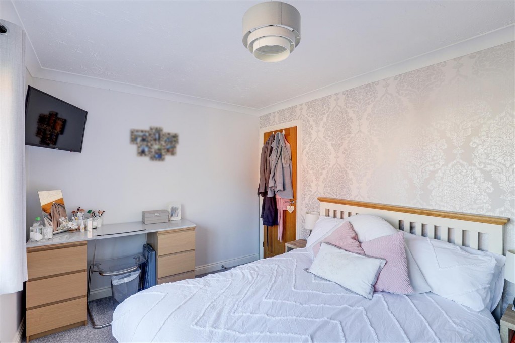 Aldwych Close, Nuthall, Nottinghamshire, NG16 1QH