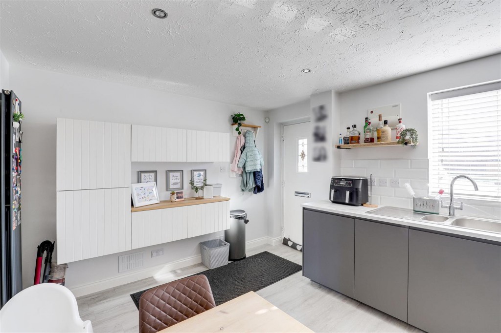 Aldwych Close, Nuthall, Nottinghamshire, NG16 1QH