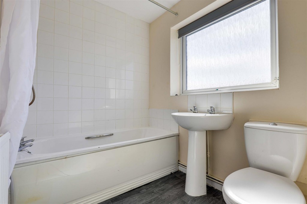 Colmon Walk, Bestwood, Nottinghamshire, NG5 9HH
