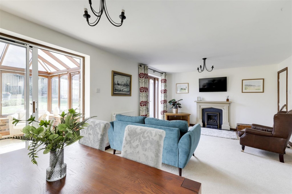 Whatton Drive, West Bridgford, Nottinghamshire, NG2 7UX