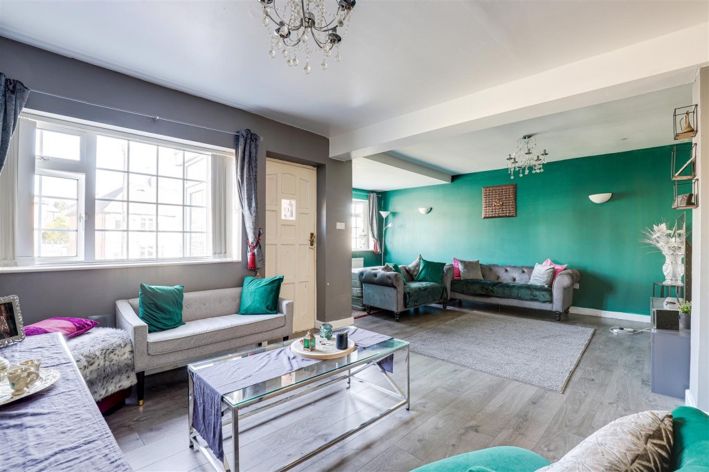 Foxhill Road, Carlton, Nottinghamshire, NG4 1PX