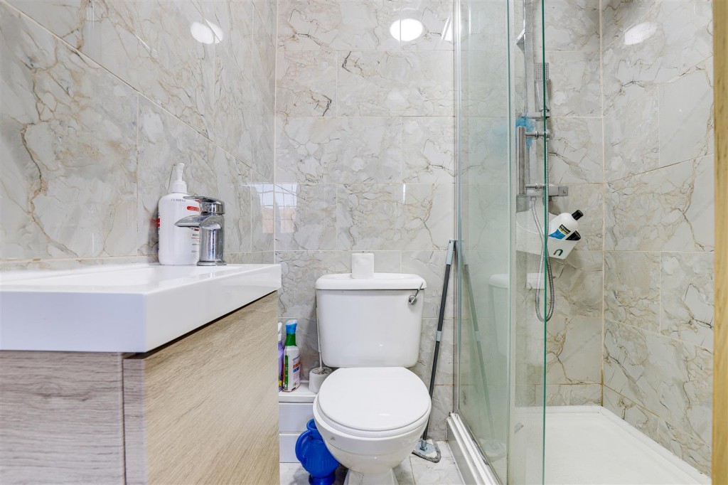 Foxhill Road, Carlton, Nottinghamshire, NG4 1PX