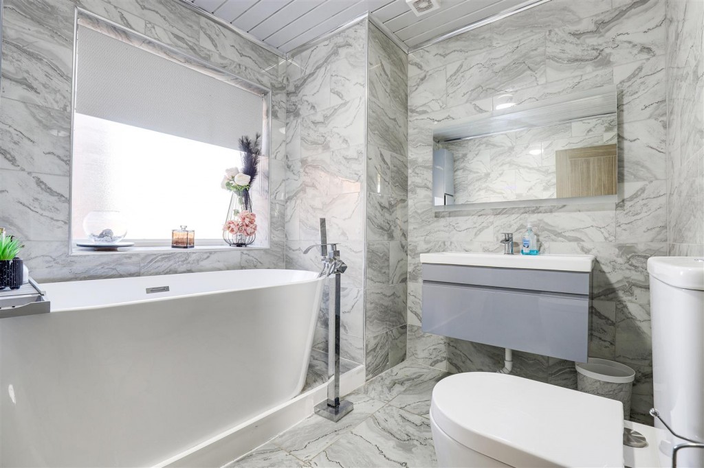 Foxhill Road, Carlton, Nottinghamshire, NG4 1PX