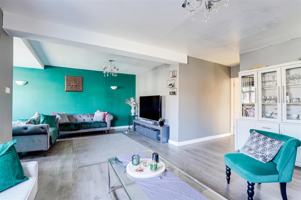 Foxhill Road, Carlton, Nottinghamshire, NG4 1PX