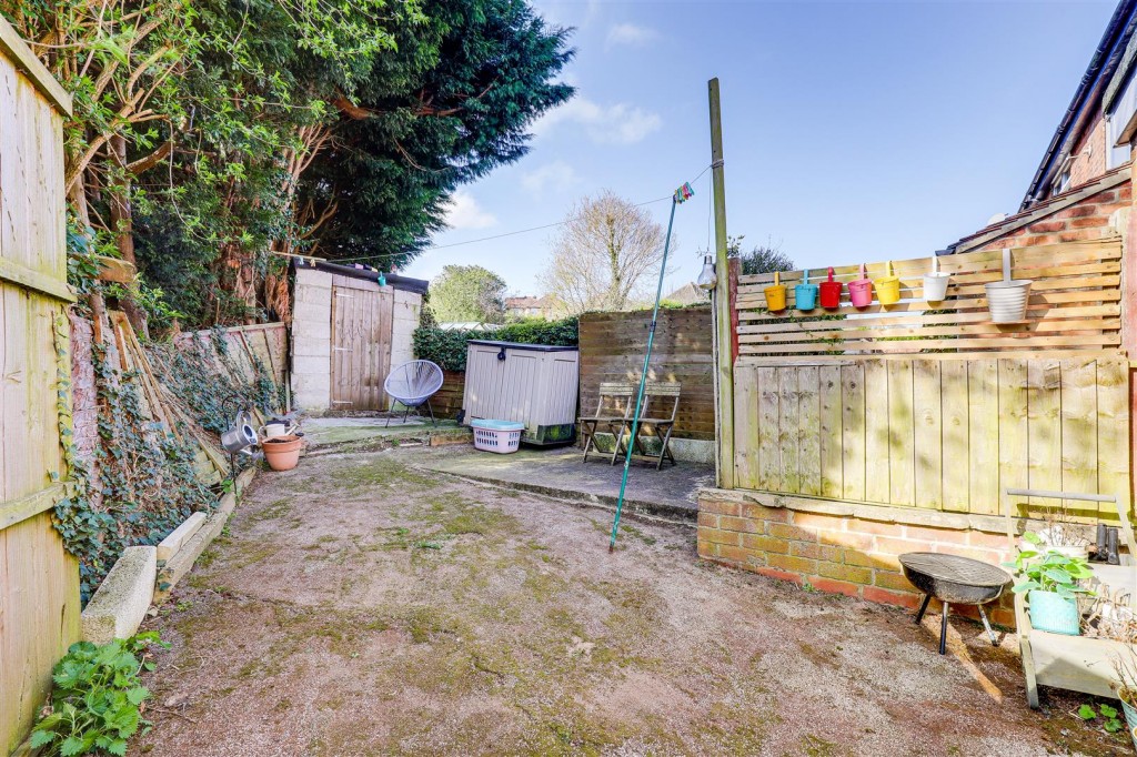 Foxhill Road, Carlton, Nottinghamshire, NG4 1PX