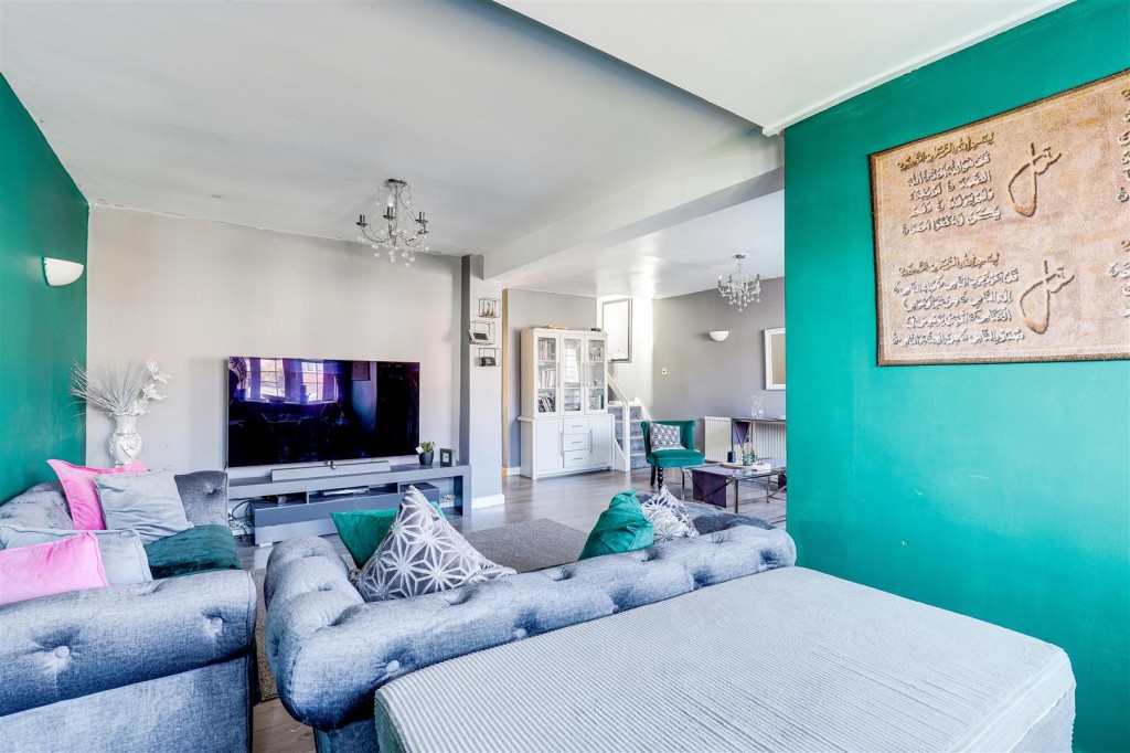 Foxhill Road, Carlton, Nottinghamshire, NG4 1PX