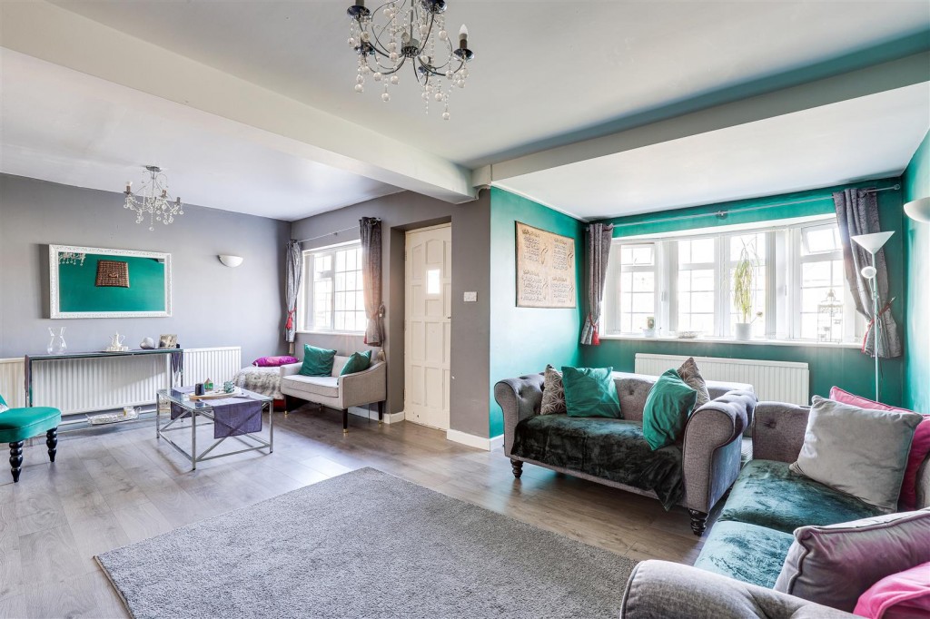Foxhill Road, Carlton, Nottinghamshire, NG4 1PX