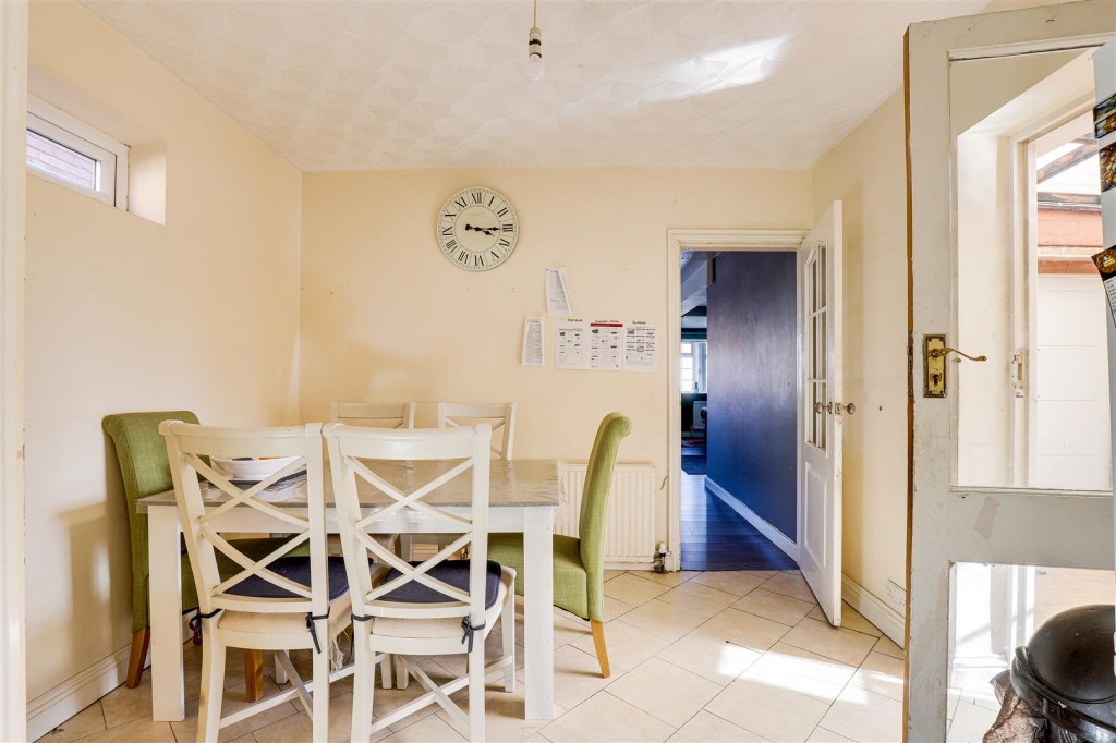 Foxhill Road, Carlton, Nottinghamshire, NG4 1PX