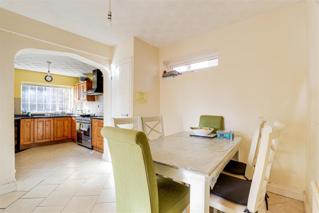 Foxhill Road, Carlton, Nottinghamshire, NG4 1PX