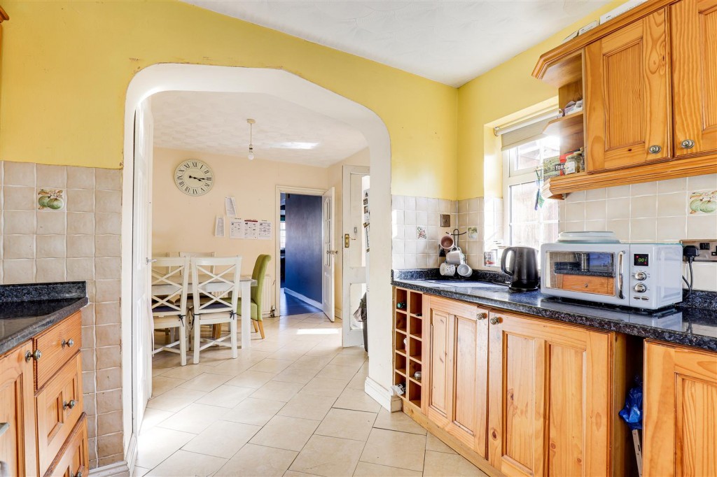 Foxhill Road, Carlton, Nottinghamshire, NG4 1PX