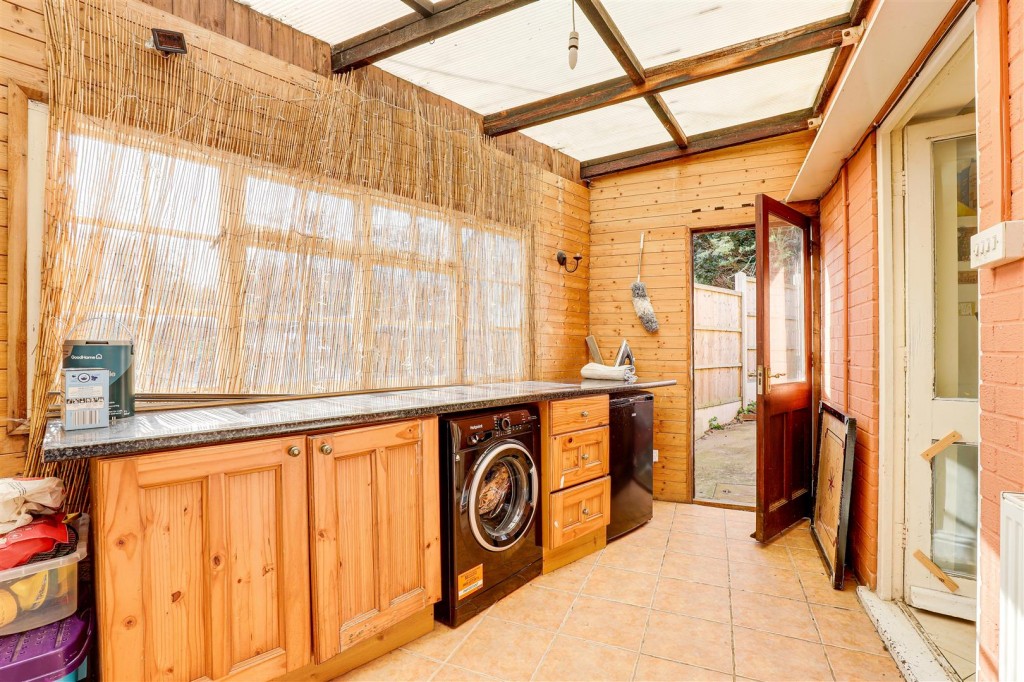 Foxhill Road, Carlton, Nottinghamshire, NG4 1PX