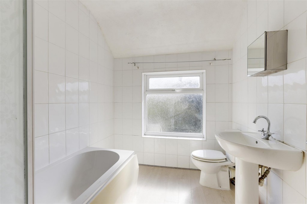 Victor Crescent, Sandiacre, Nottinghamshire, NG10 5JS