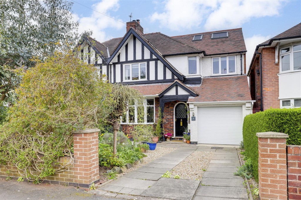 Brookland Drive, Beeston, Nottinghamshire, NG9 4BD