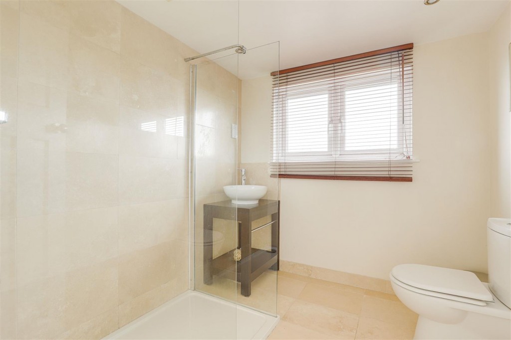 Brookland Drive, Beeston, Nottinghamshire, NG9 4BD