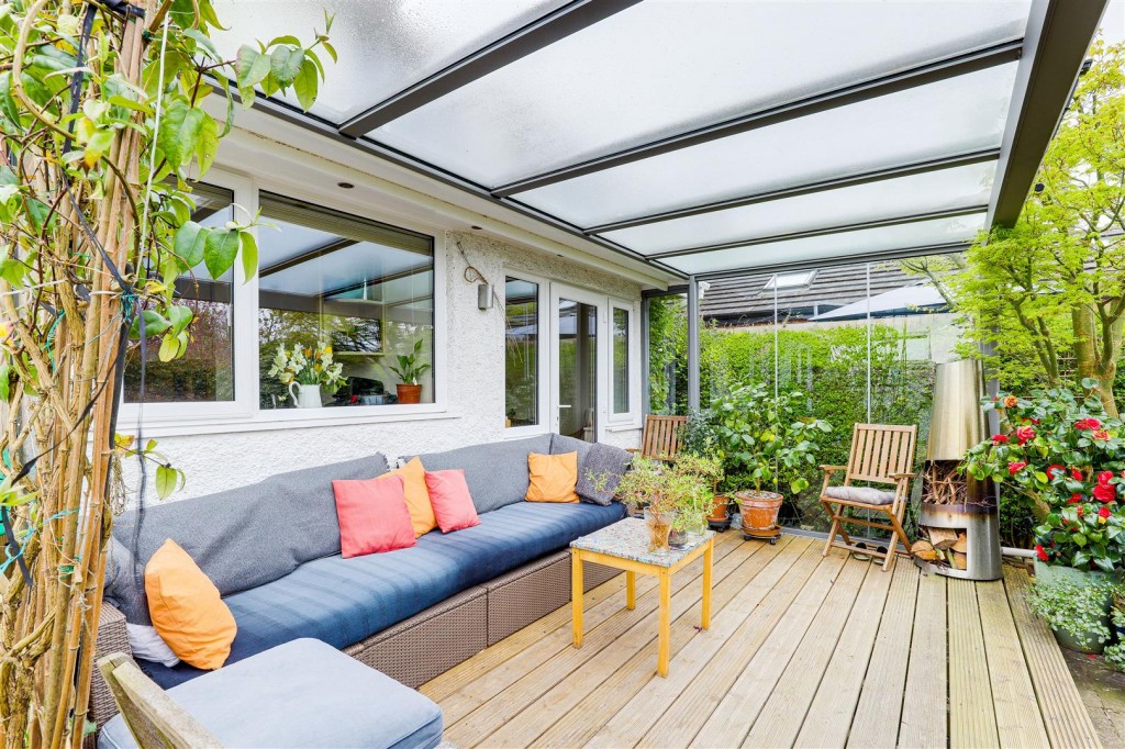 Brookland Drive, Beeston, Nottinghamshire, NG9 4BD