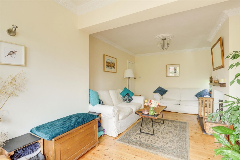 Brookland Drive, Beeston, Nottinghamshire, NG9 4BD