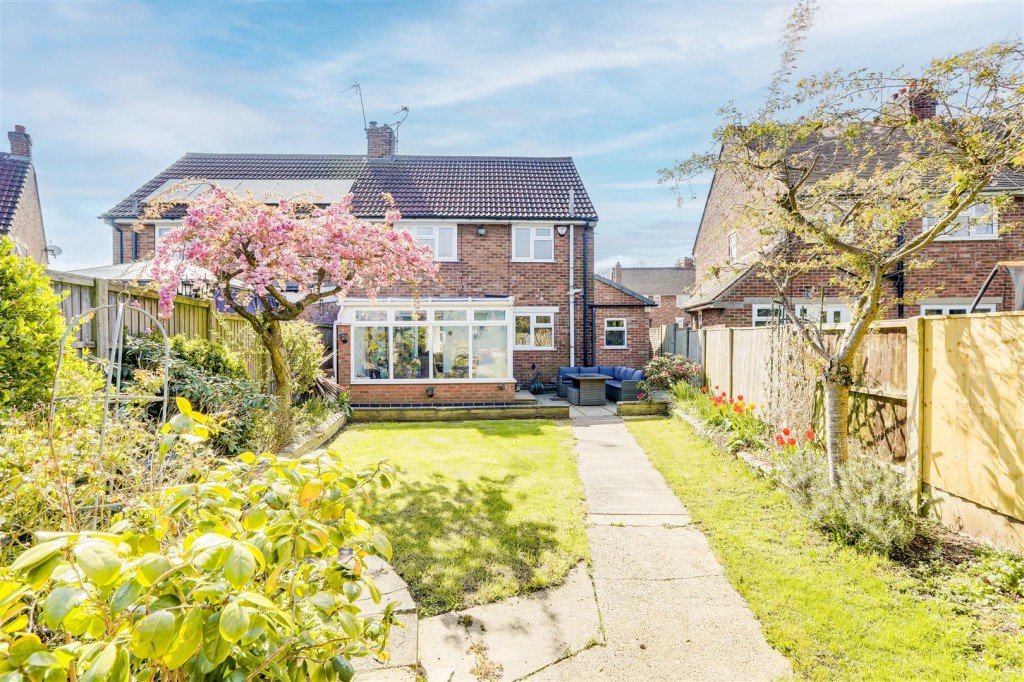 Edgewood Drive, Hucknall, Nottinghamshire, NG15 6HX