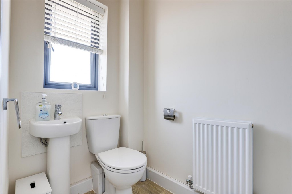 Hopwood Road, Gedling, Nottinghamshire, NG4 4NA