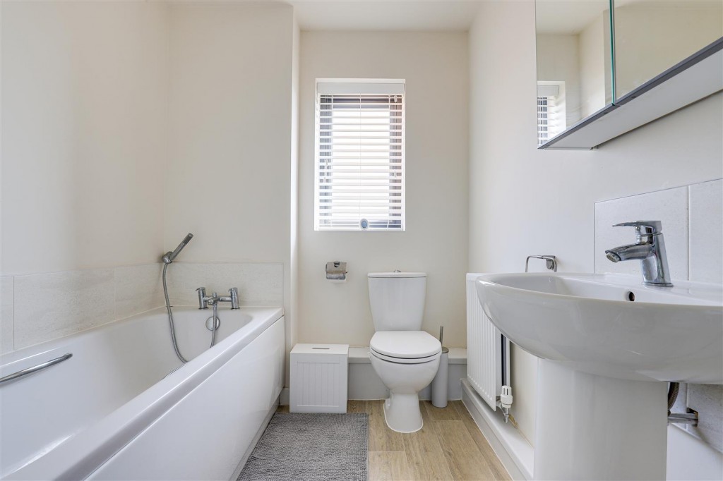 Hopwood Road, Gedling, Nottinghamshire, NG4 4NA