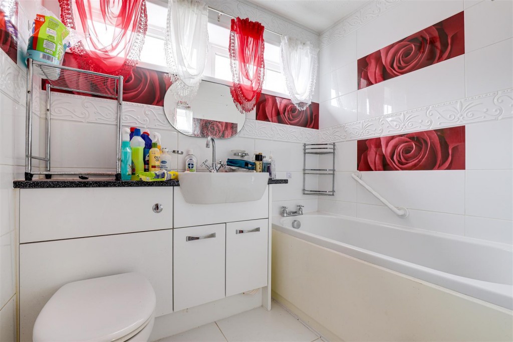 Galena Drive, Carlton, Nottinghamshire, NG3 6JR