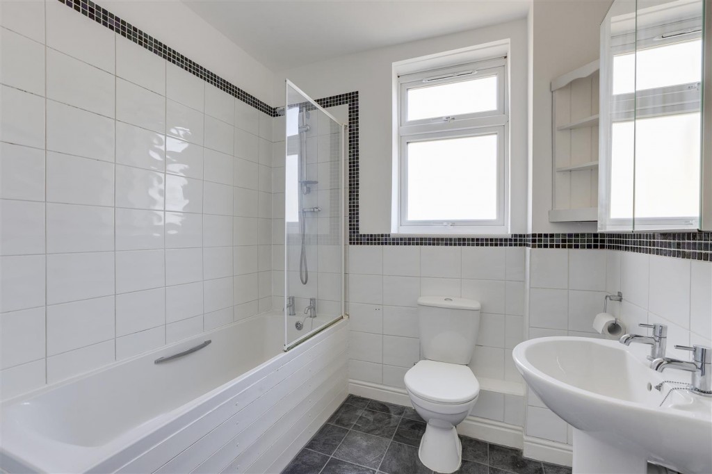 Warwick Street, Lenton, Nottingham, NG7 2PJ
