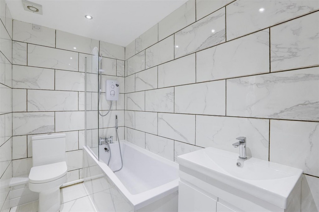 Mickledon Close, The Meadows, Nottingham, NG2 1LE