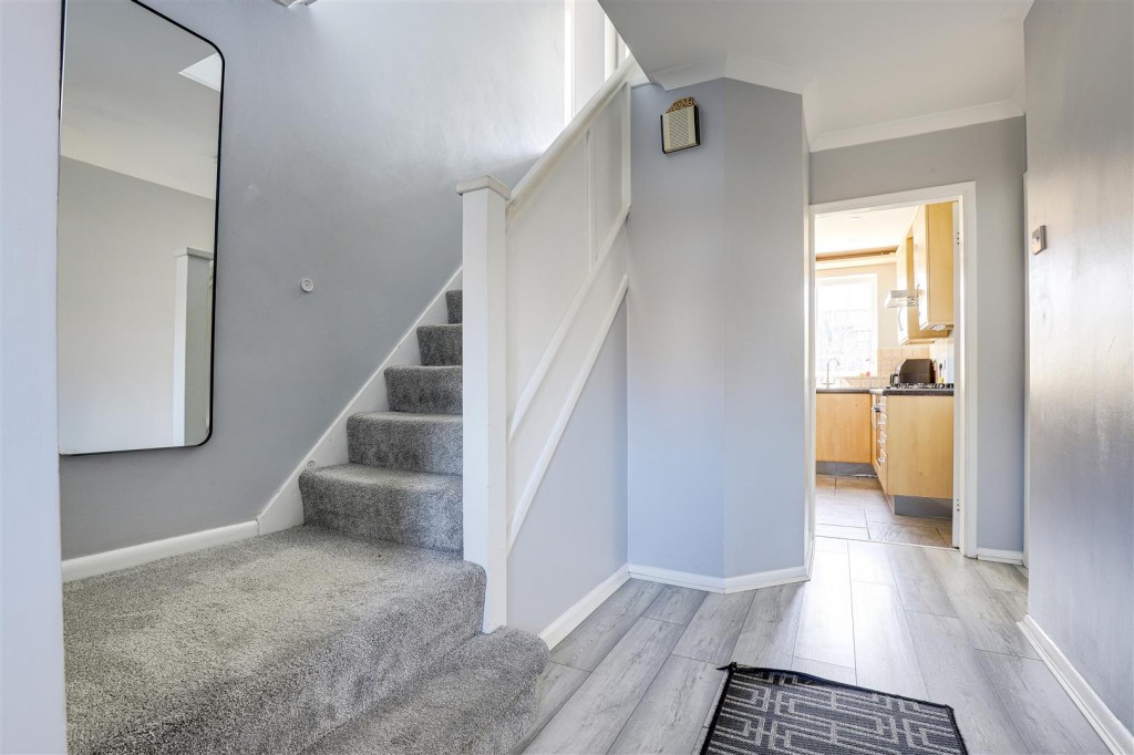 Arleston Drive, Wollaton, Nottinghamshire, NG8 2FZ