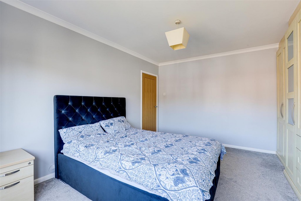 Arleston Drive, Wollaton, Nottinghamshire, NG8 2FZ