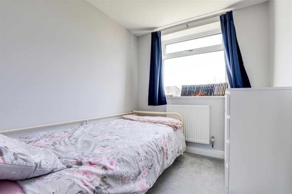 Arleston Drive, Wollaton, Nottinghamshire, NG8 2FZ