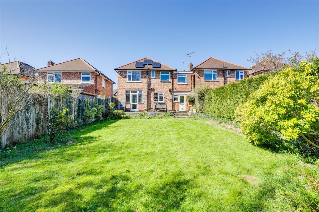 Arleston Drive, Wollaton, Nottinghamshire, NG8 2FZ