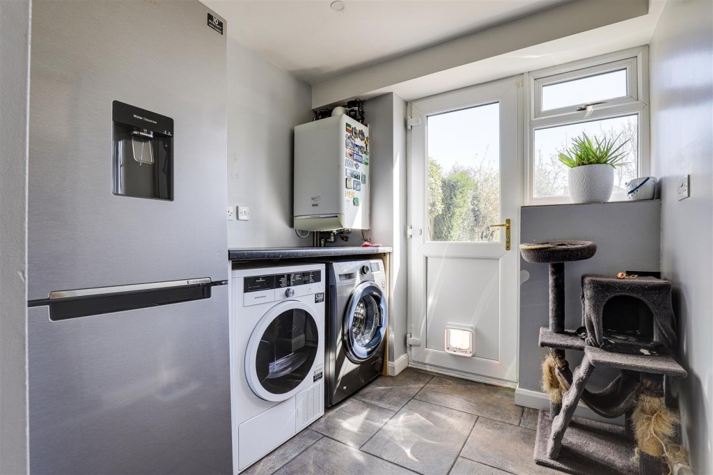 Arleston Drive, Wollaton, Nottinghamshire, NG8 2FZ