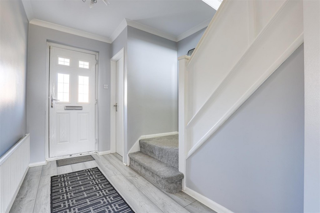 Arleston Drive, Wollaton, Nottinghamshire, NG8 2FZ