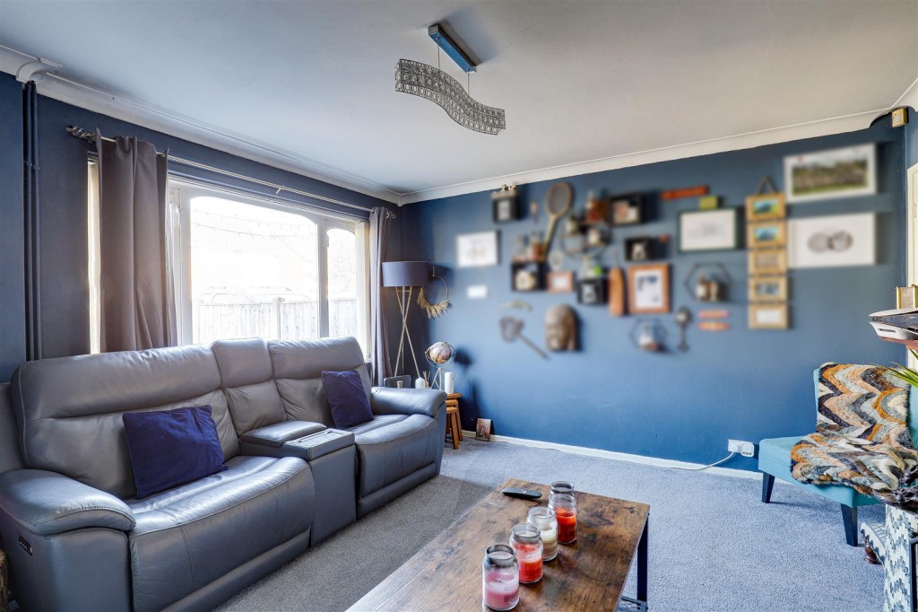 Moyra Drive, Arnold, Nottinghamshire, NG5 6FH