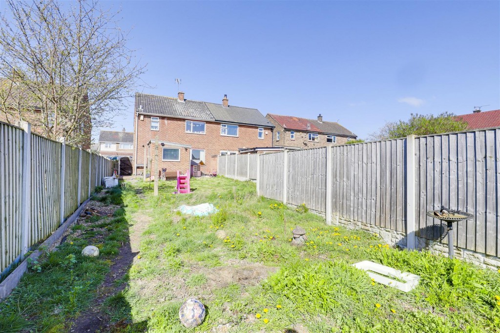 Moyra Drive, Arnold, Nottinghamshire, NG5 6FH