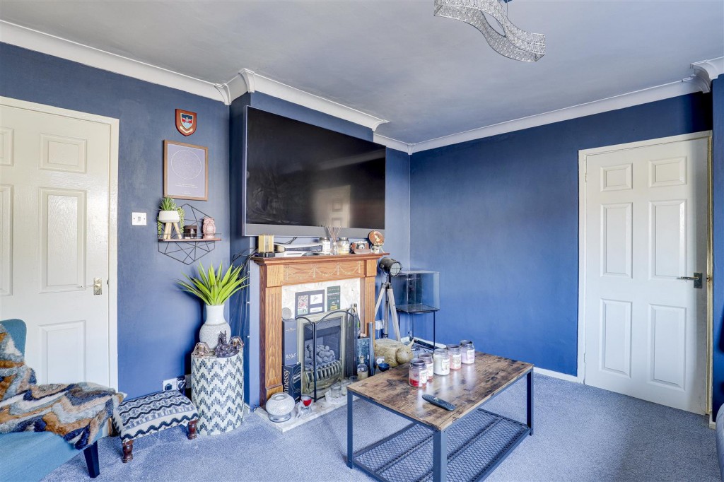 Moyra Drive, Arnold, Nottinghamshire, NG5 6FH