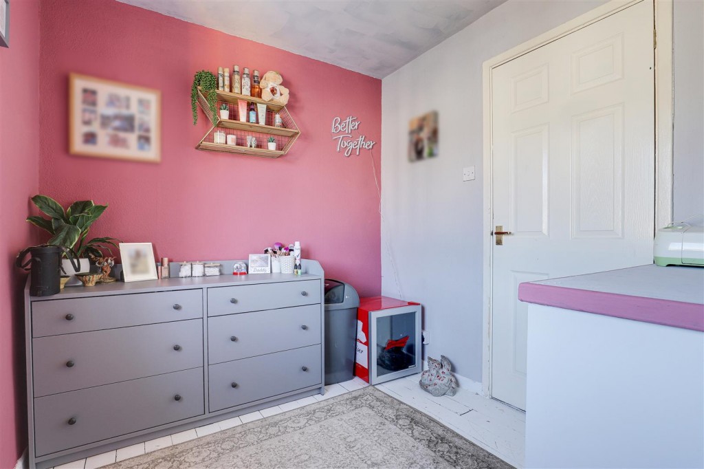 Moyra Drive, Arnold, Nottinghamshire, NG5 6FH