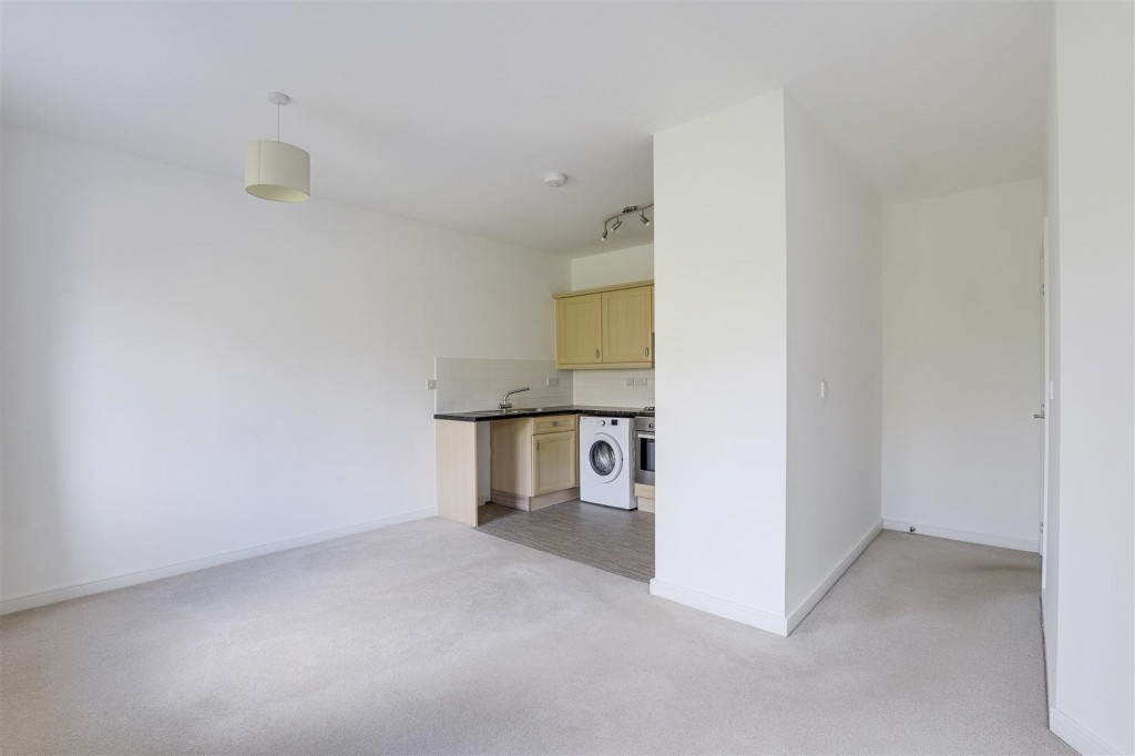 Shaw Gardens, Gedling, Nottinghamshire, NG4 2NY