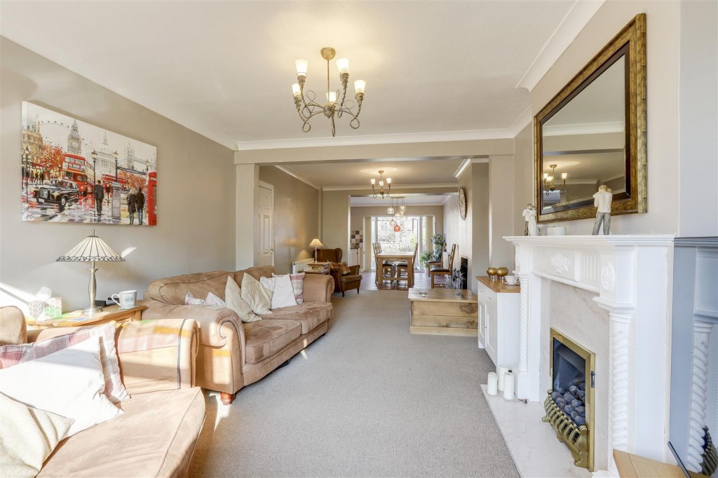 Rowe Gardens, Bulwell, Nottinghamshire, NG6 9ER