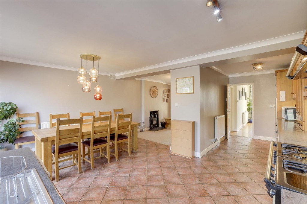 Rowe Gardens, Bulwell, Nottinghamshire, NG6 9ER