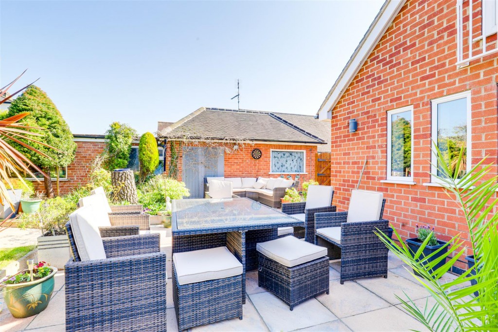 New Road, Radcliffe-On-Trent, Nottinghamshire, NG12 2AJ
