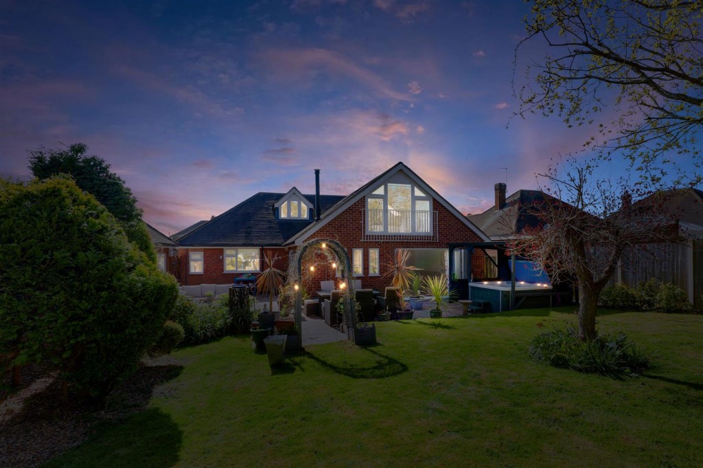 New Road, Radcliffe-On-Trent, Nottinghamshire, NG12 2AJ