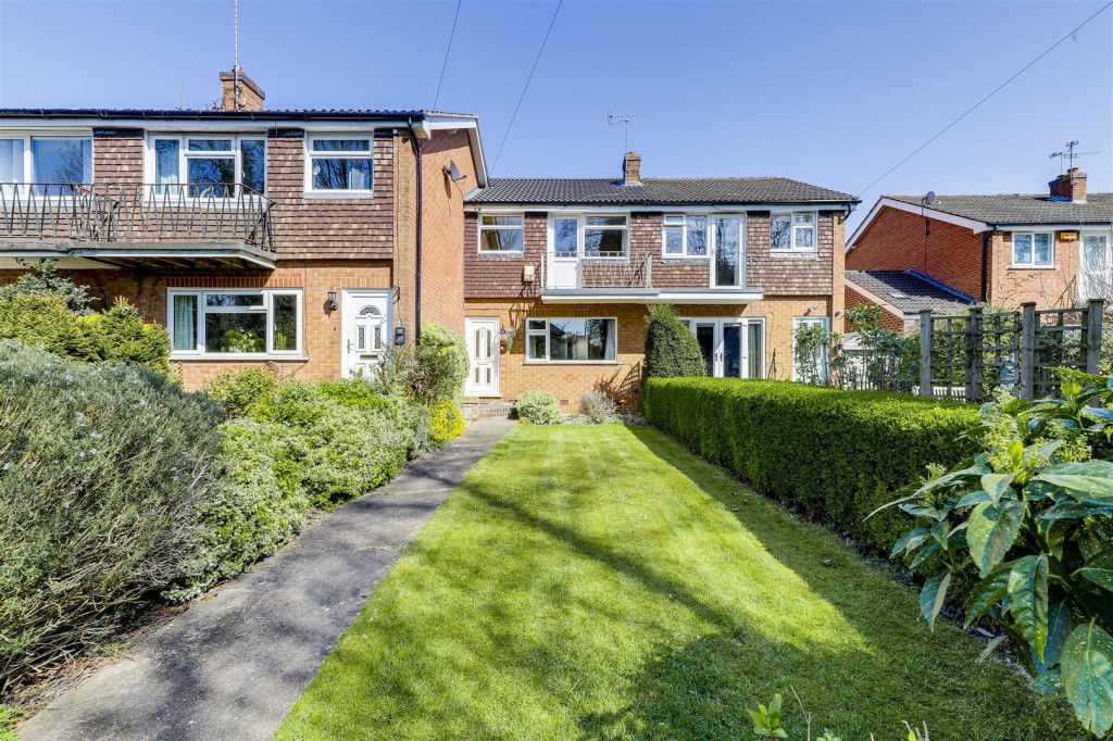 St. Helens Crescent, Burton Joyce, Nottinghamshire, NG14 5DW