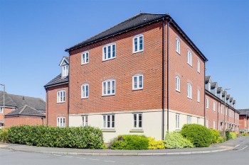 Bramley Road, Long Eaton, Derbyshire, NG10 3SX